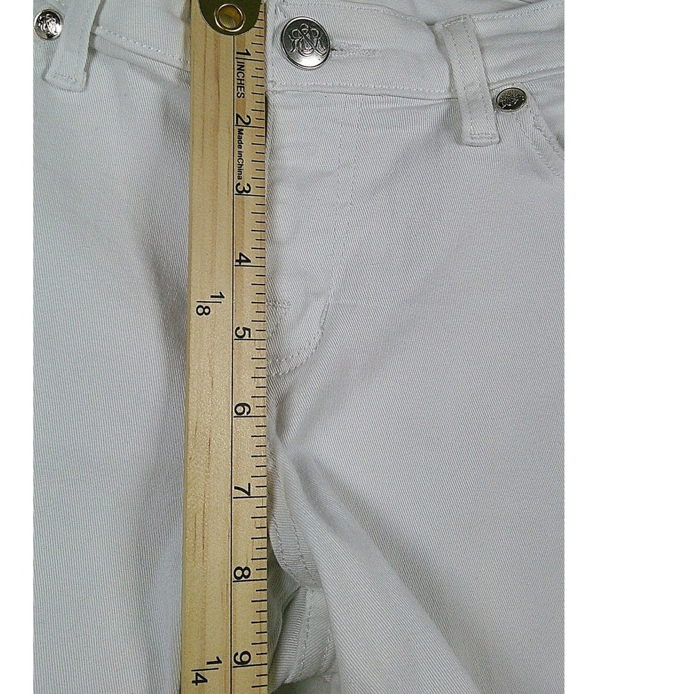 Rock & Republic Womens White Distressed Denim Shorts Size 8 Raw Hem Stretch - Picture 5 of 9